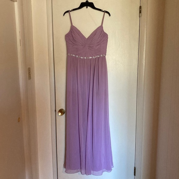 David’s Bridal Bridesmaid/Formal Gown Bouquet 12 - Picture 2 of 5